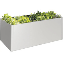 Hochbeet aus Metall mit Salat bepflanzt