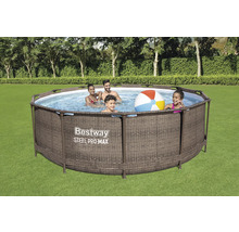 Bestway Steel Pro Max Pool mit Familie im Garten