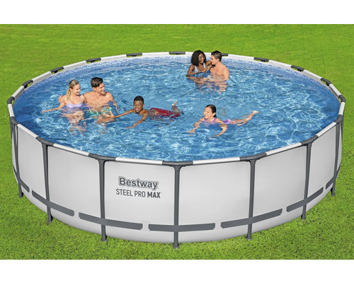 Aufstellpool mit Stahlrahmen und Badegästen im Garten.