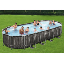 Bestway Framepool mit Personen auf einer grünen Wiese