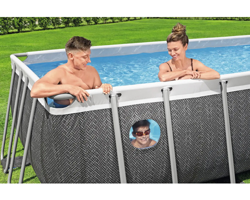 Rechteckiger Pool mit Stahlrahmen, mit Erwachsenen und Kind