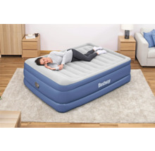 Bestway Luftmatratze mit liegender Person im Schlafzimmer
