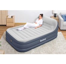 Aufblasbares Bestway Gästebett mit Rückenlehne im Wohnzimmer