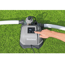 Bestway Salzwassersystem zur Poolreinigung mit Handbedienung auf Rasen