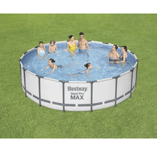 Bestway Stahlrahmenpool mit Personen auf einer Wiese
