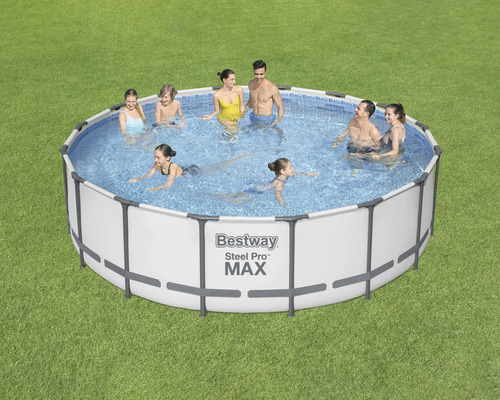 Bestway Stahlrahmenpool mit Personen auf einer Wiese