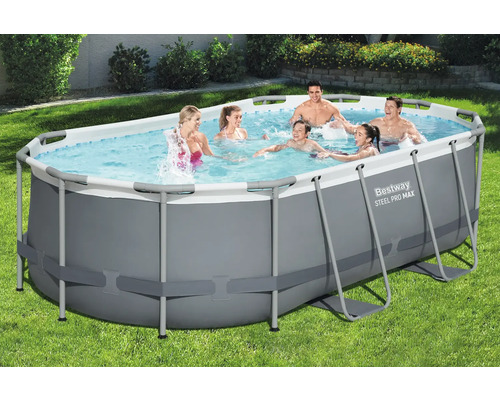 Bestway Stahlrahmenpool mit Personen im Garten