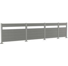 Sichtschutzzaun aus Aluminium mit horizontalen Paneelen und Edelstahlpfosten