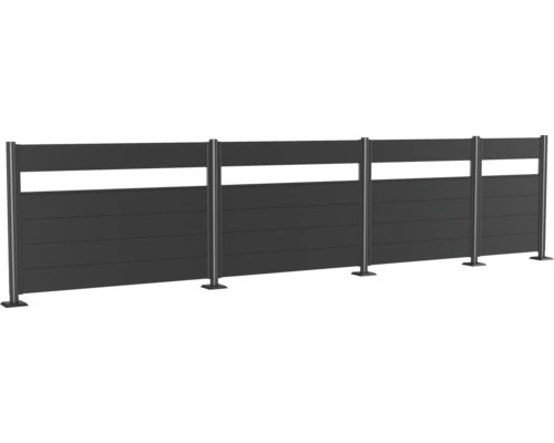 Gartenzaun mit Sichtschutzelementen und Pfosten