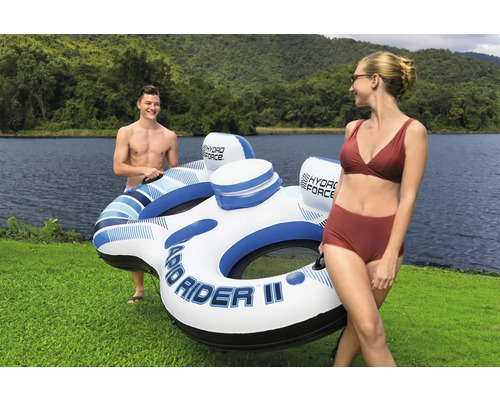 Aufblasbarer Hydro Force Pro Rider II für zwei Personen am See.