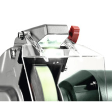 Detailansicht einer Nassschleifmaschine mit Wasserkühlung