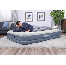 Bestway Luftmatratze im Wohnzimmer mit einer Person