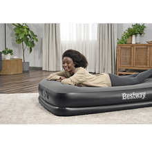 Bestway Luftmatratze mit integrierter Pumpe im Wohnzimmer