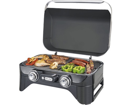 Elektrogrill mit geöffnetem Deckel und Grillgut