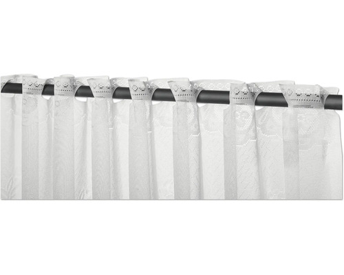 Gardinenstange mit weißen Vorhängen