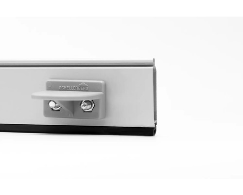 Schellenberg Logo am Rollladenkasten mit manueller Bedienung