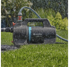 Gardena Gartenpumpe im Einsatz mit Wasseranschluss im Garten.