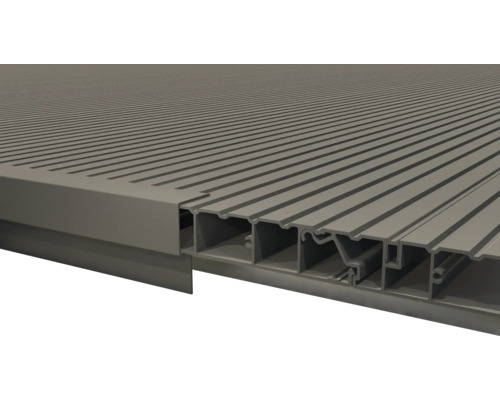 Terrassendielen aus Kunststoff im Querschnitt