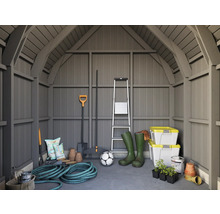 Gartenschuppen Innenansicht mit Gartengeräten, Leiter, Gummistiefeln und Aufbewahrungsboxen