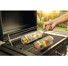 Gemüseroller auf einem Grill mit Grillgut