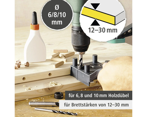 Holzbohrer im Einsatz mit Dübeln, Leim und Bohrer