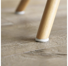 Stuhlbein mit Filzgleiter auf Holzboden