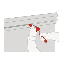 Auftragen von Dichtmasse mit einem Dichtstoffglätter