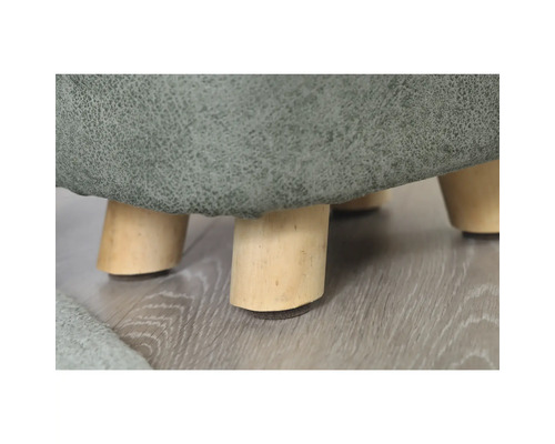 Detailansicht eines Hockers mit Bezug und Holzfüßen