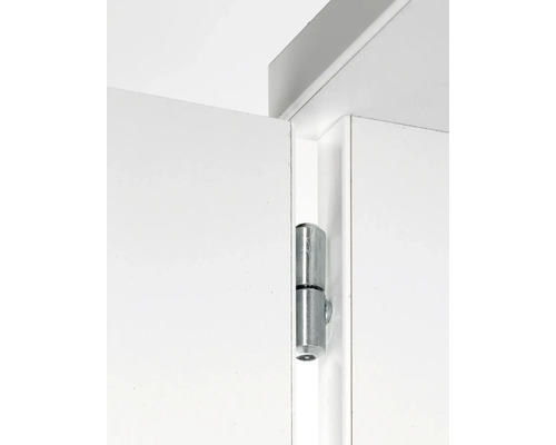 Tür mit Metallscharnier