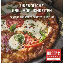 Pizza zubereitet mit Weber Crafted Zubehör.