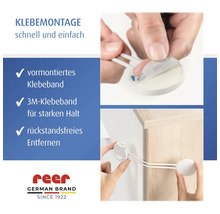 Montageanleitung für reer Mehrzwecksicherung mit 3M-Klebeband für starken Halt und rückstandsfreie Entfernung, reer Logo.