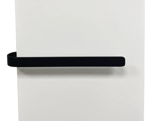 Handtuchhalter in Schwarz, flaches Metalldesign, an weißer Front montiert.