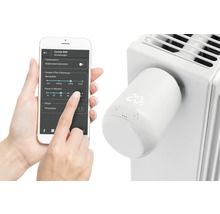 Smarter Heizkörperthermostat mit App-Steuerung am Heizkörper