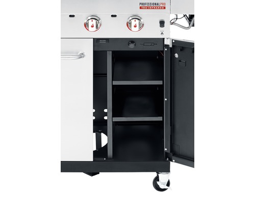 Detailansicht eines Gasgrills mit geöffneten Schranktüren und Regalen