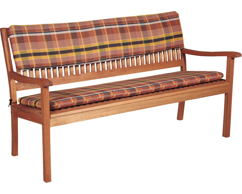 Gartenbank aus Holz mit karierten Kissen