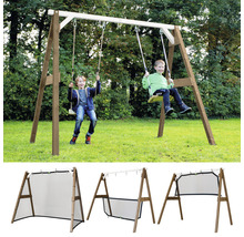 Holzschaukel mit zwei Kindern und verschiedenen Zubehörteilen für den Garten