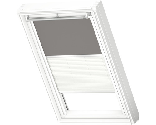 Dachfenster mit Verdunkelungsrollo und Plissee