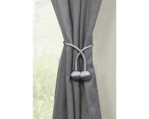 Grauer Vorhang mit Kordelhalter