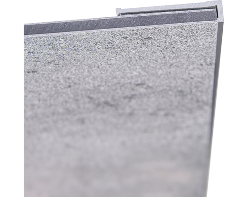 Detailansicht einer Paneele mit Steinstruktur