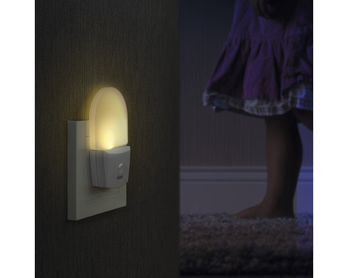 Nachtlicht im Kinderzimmer eingesteckt