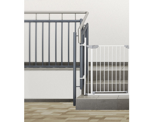 Treppenschutzgitter an Treppe montiert