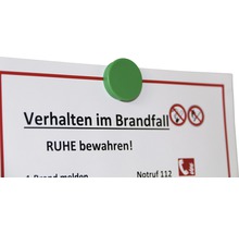 Feuerwehrmerkhilfe mit Verhaltensregeln im Brandfall