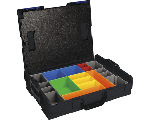 Offener Werkzeugkoffer mit Fächern in verschiedenen Größen