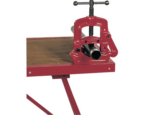 Rohrstock mit eingespanntem Rohr auf Werkbank