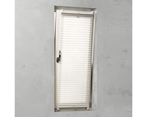 Plisseeanlage am Fenster zur Lichtregulierung