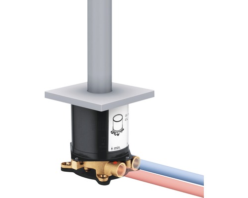 Unterputzkörper mit Rohren für Wasseranschlüsse