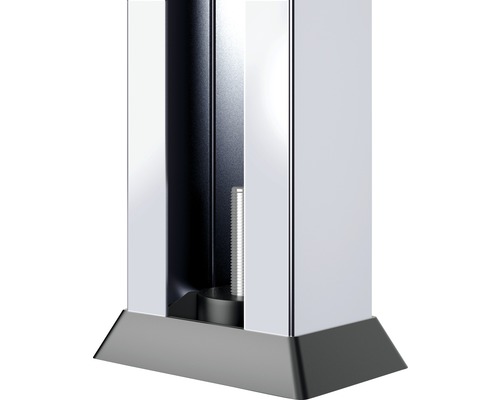 Detailansicht eines Pfostenfußes mit Schraube für den Zaunbau