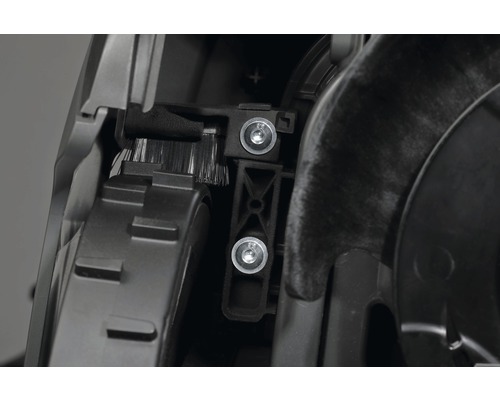 Detailansicht einer Reinigungsbürste an einem Staubsauger