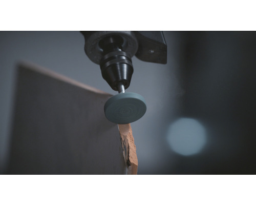 Werkzeug schleift Material ab