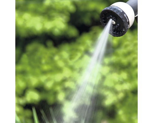 Gartenschlauch Sprühkopf im Einsatz